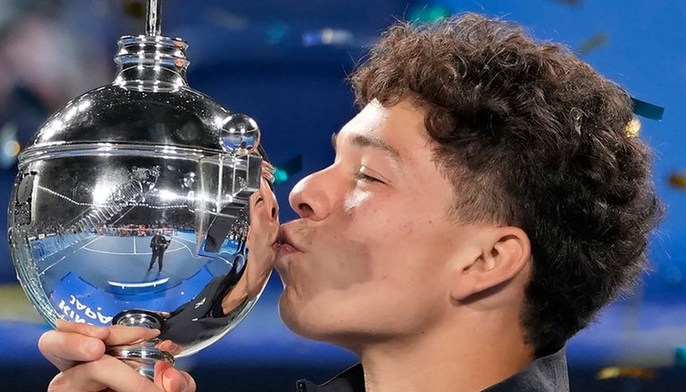 Ben Shelton Claims Maiden Grass-Court Title in Stuttgart