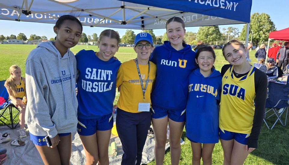 St. Ursula Academy's Saia Huddleston Recognized with CYO 8th Grade Leadership Award